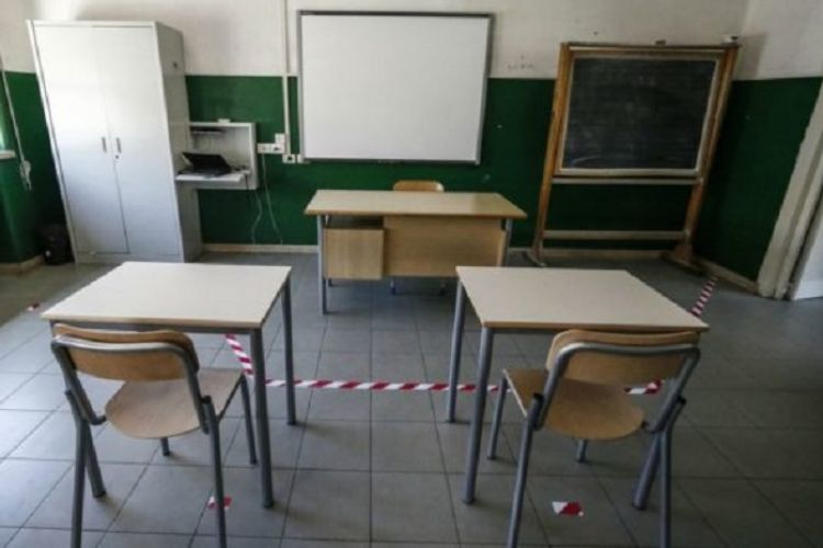 SCUOLA, M5S: PAROLE DELIRANTI DI SPIRLÌ CHE PARAGONA LA FORMAZIONE A DEGLI ASSEMBRAMENTI